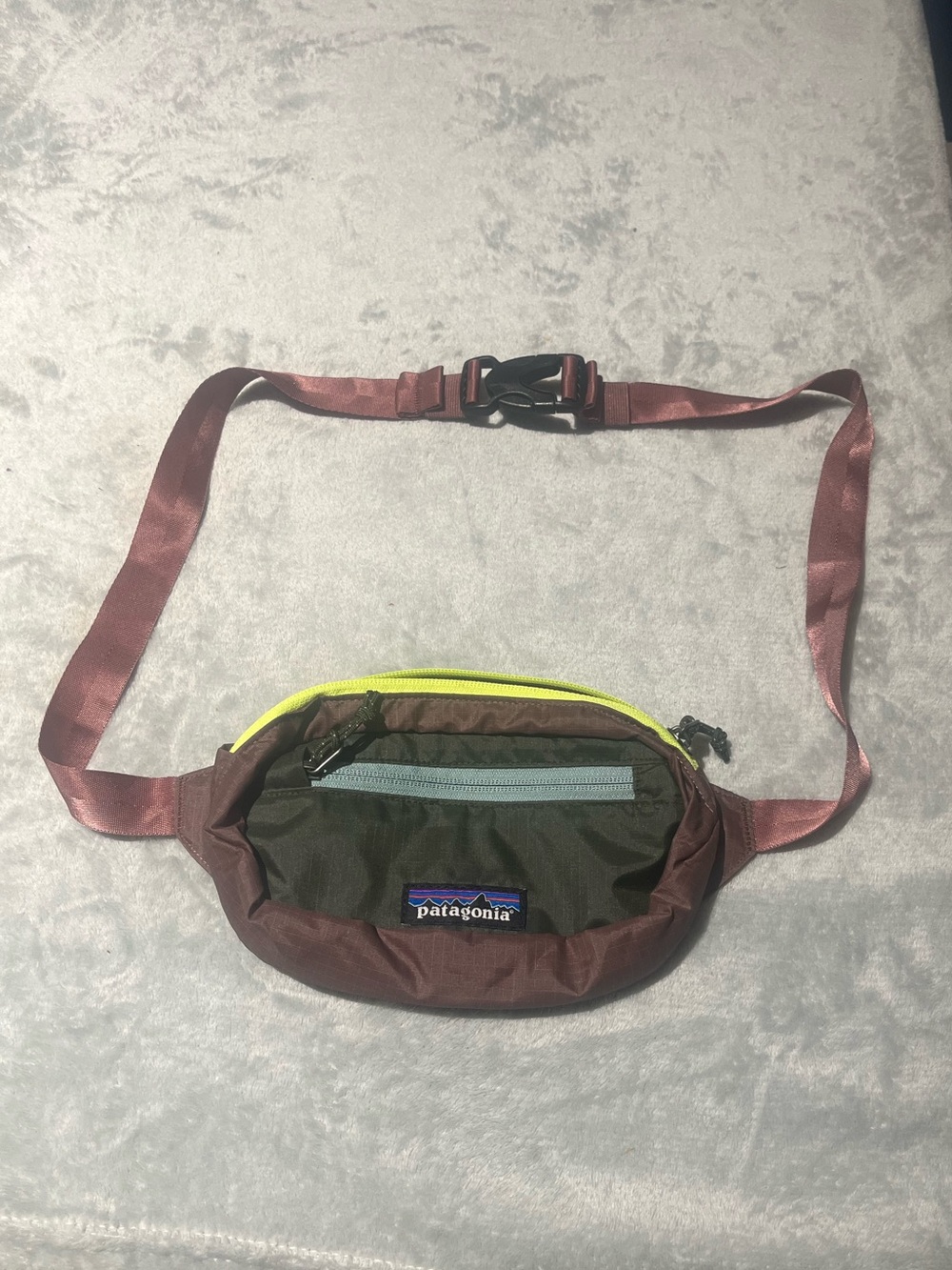 Patagonia Ultralight Black Hole Mini Hip Pack , patchwork needle green